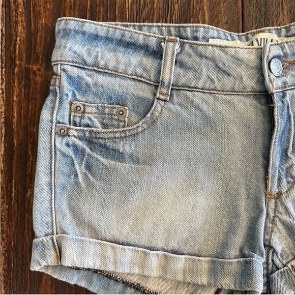 Brandy Melville Light wash Distressed Denim Jean Shorts - Picture 5 of 9